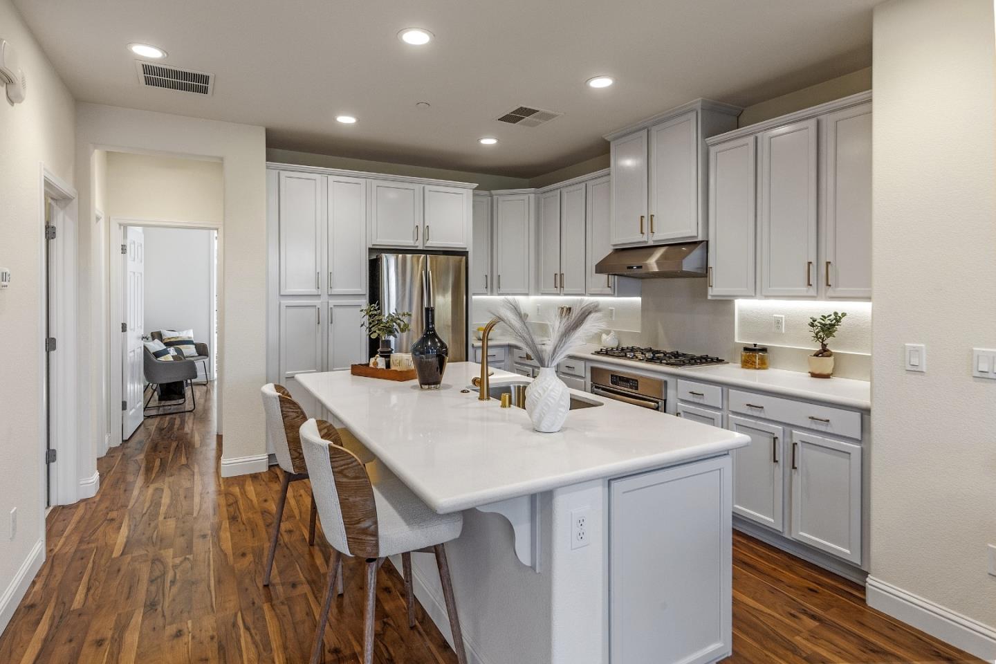 Photo #6: ML82044440 Listing: Photo #6