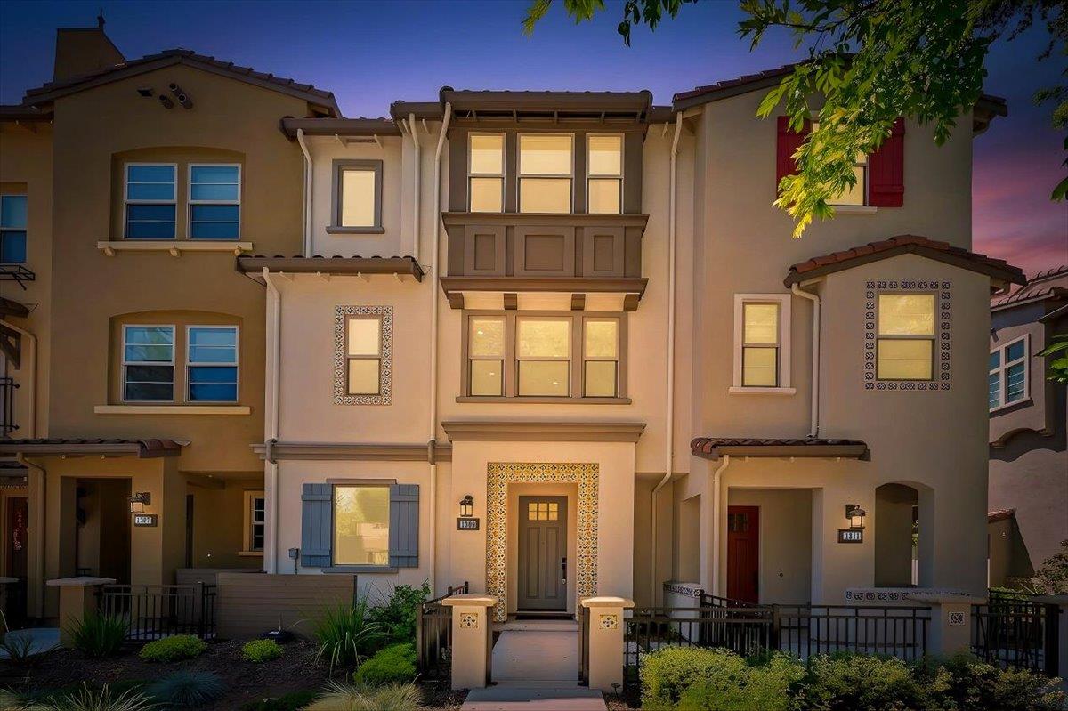 Front Image Thumbnail for ML82044488