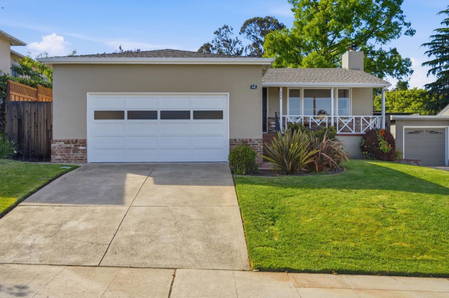 Front Image Thumbnail for ML82044500