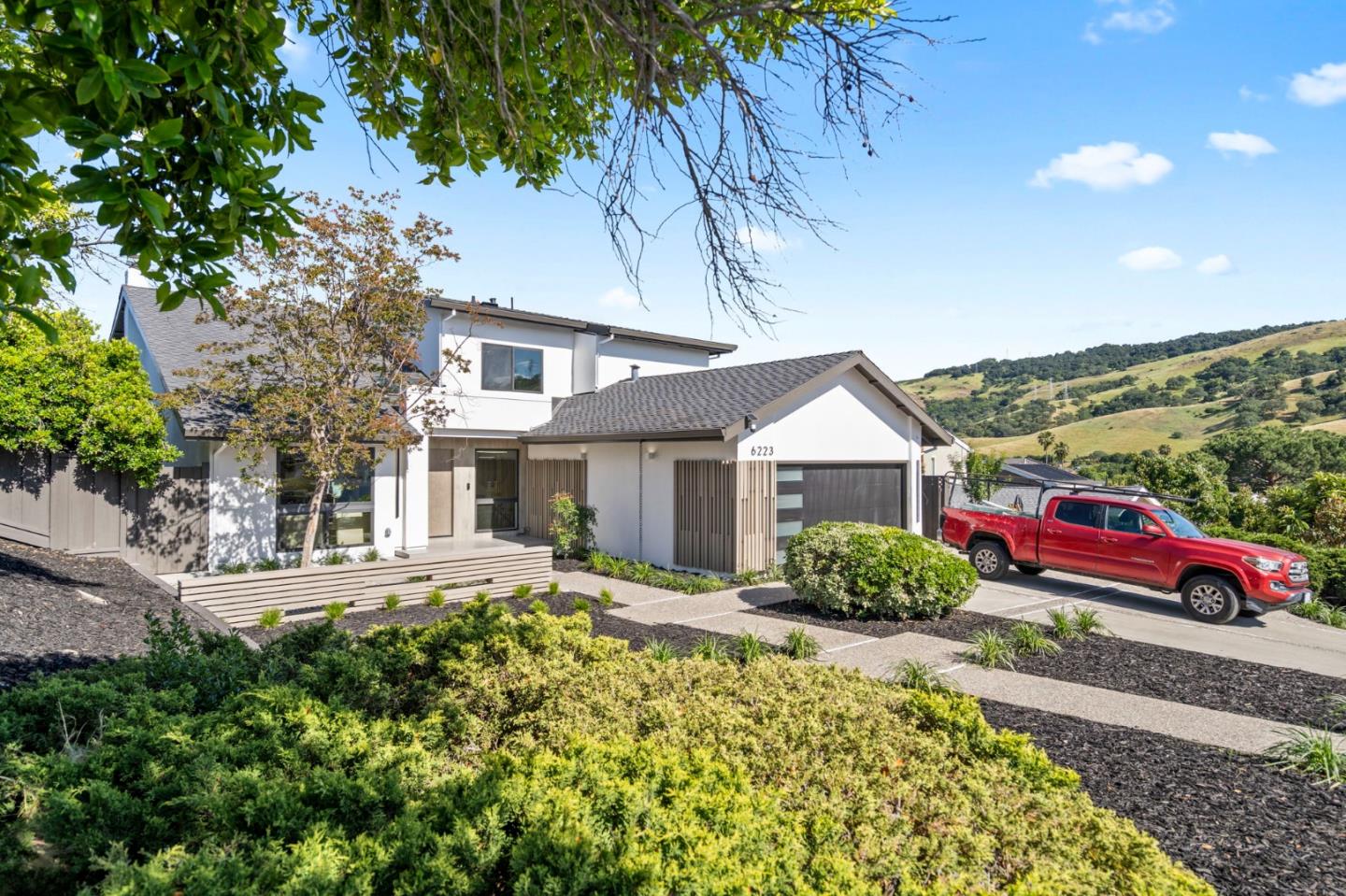 Front Image Thumbnail for ML82044540