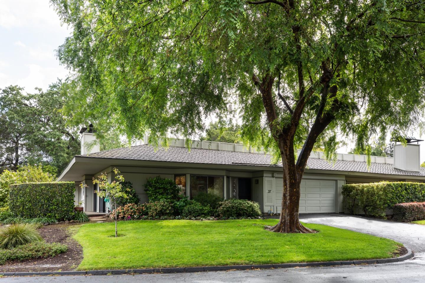 Front Image Thumbnail for ML82044547