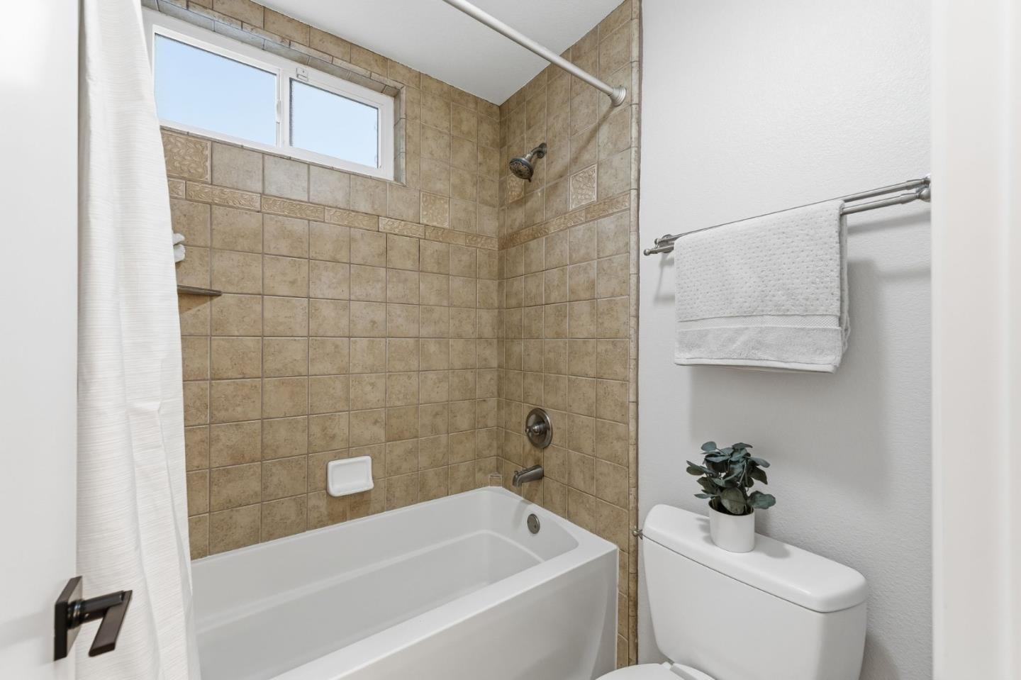 Photo #18: ML82044557 Listing: Photo #18