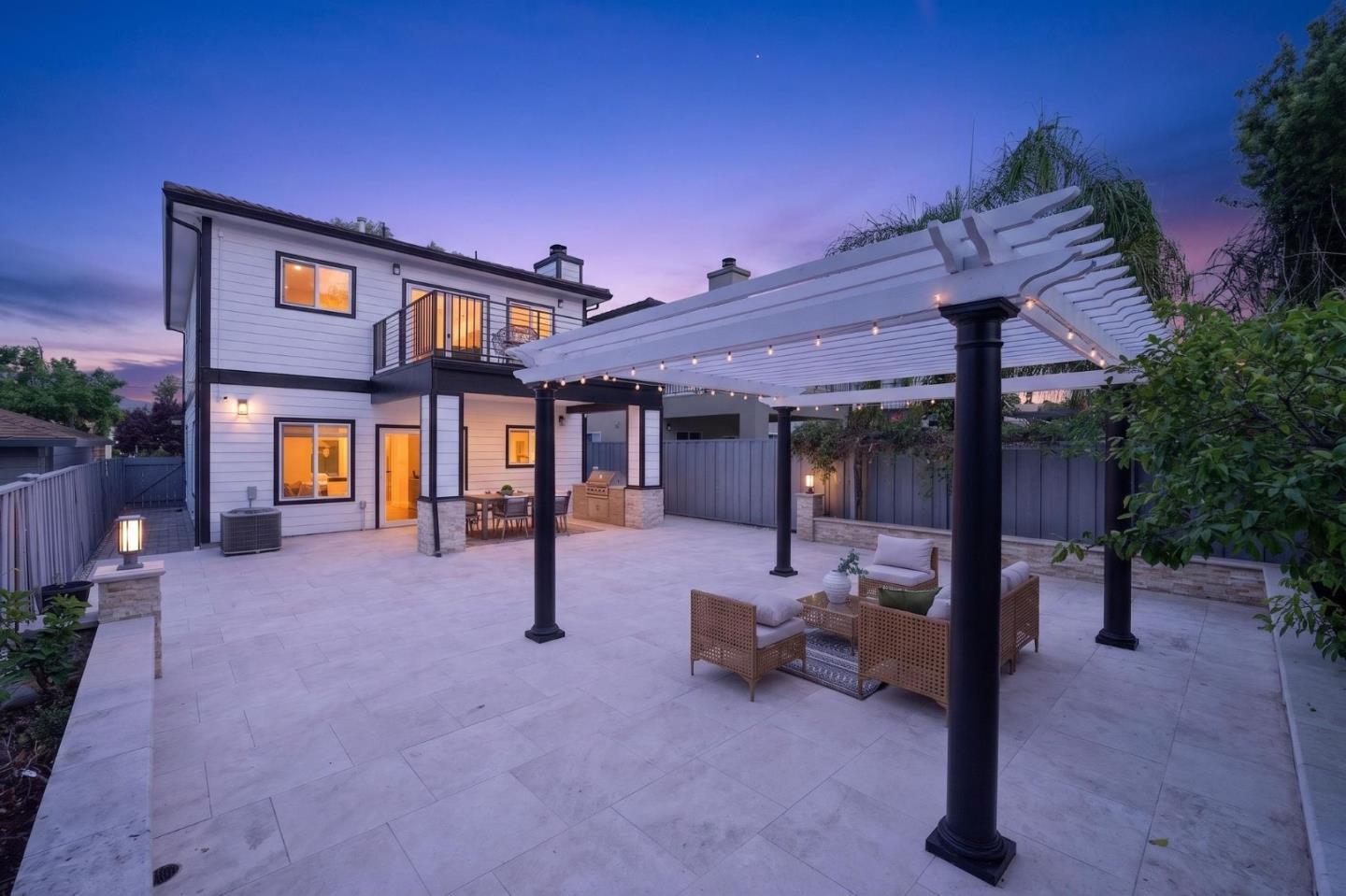 Front Image Thumbnail for ML82044600