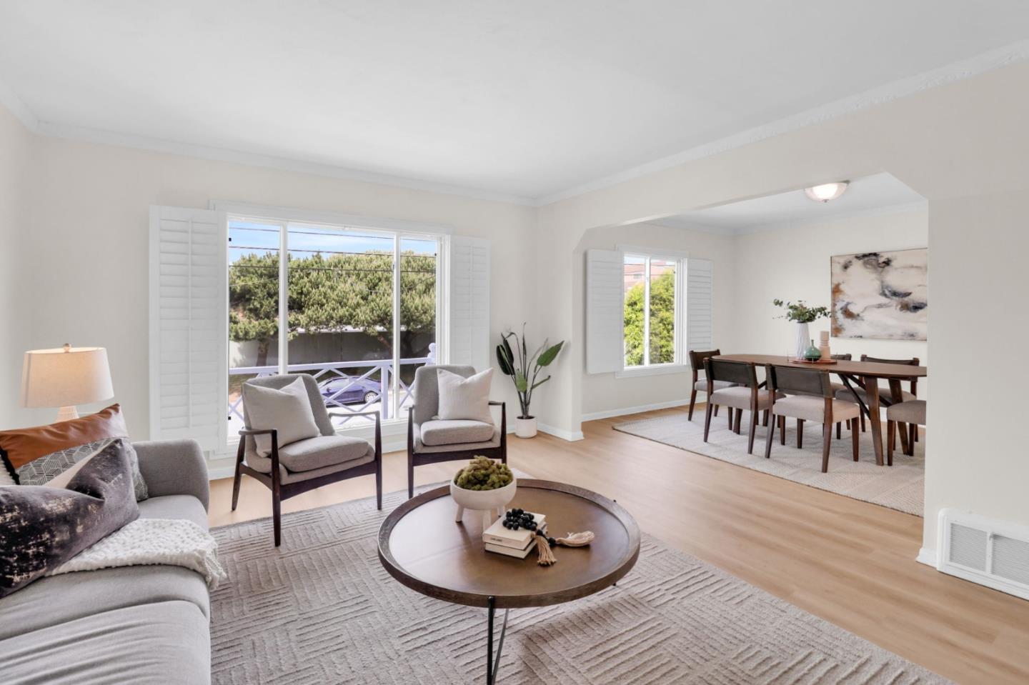 Front Image Thumbnail for ML82044659