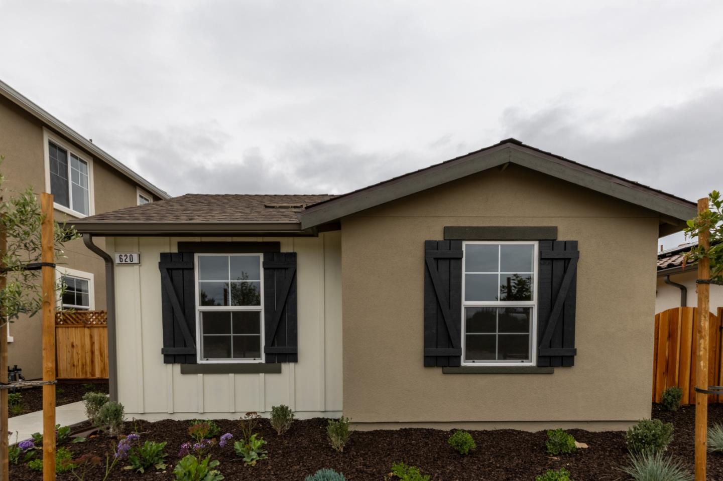 Front Image Thumbnail for ML82044677