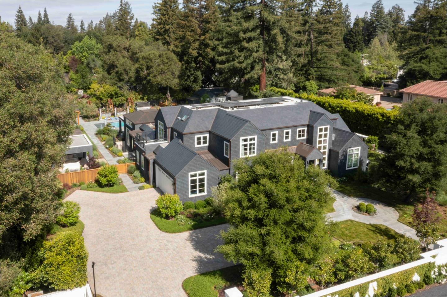 $750,000+