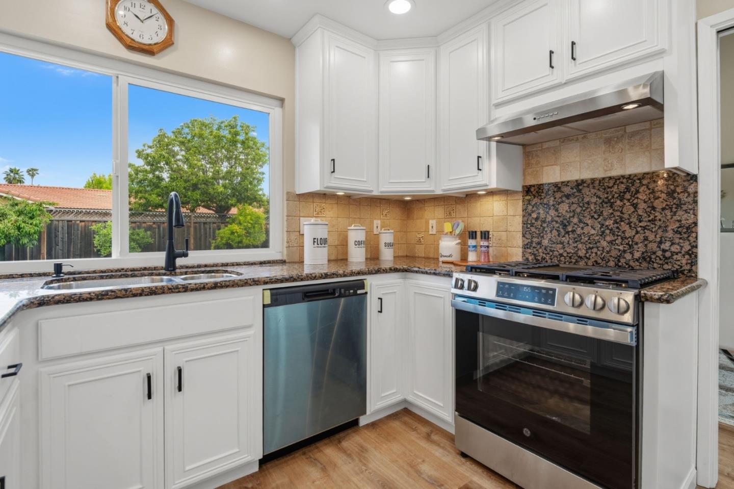 6165 Calle Del Conejo