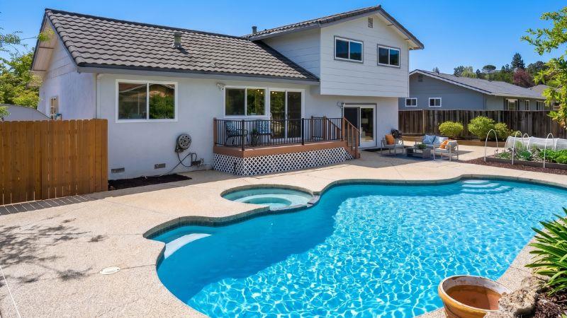 6165 Calle Del Conejo