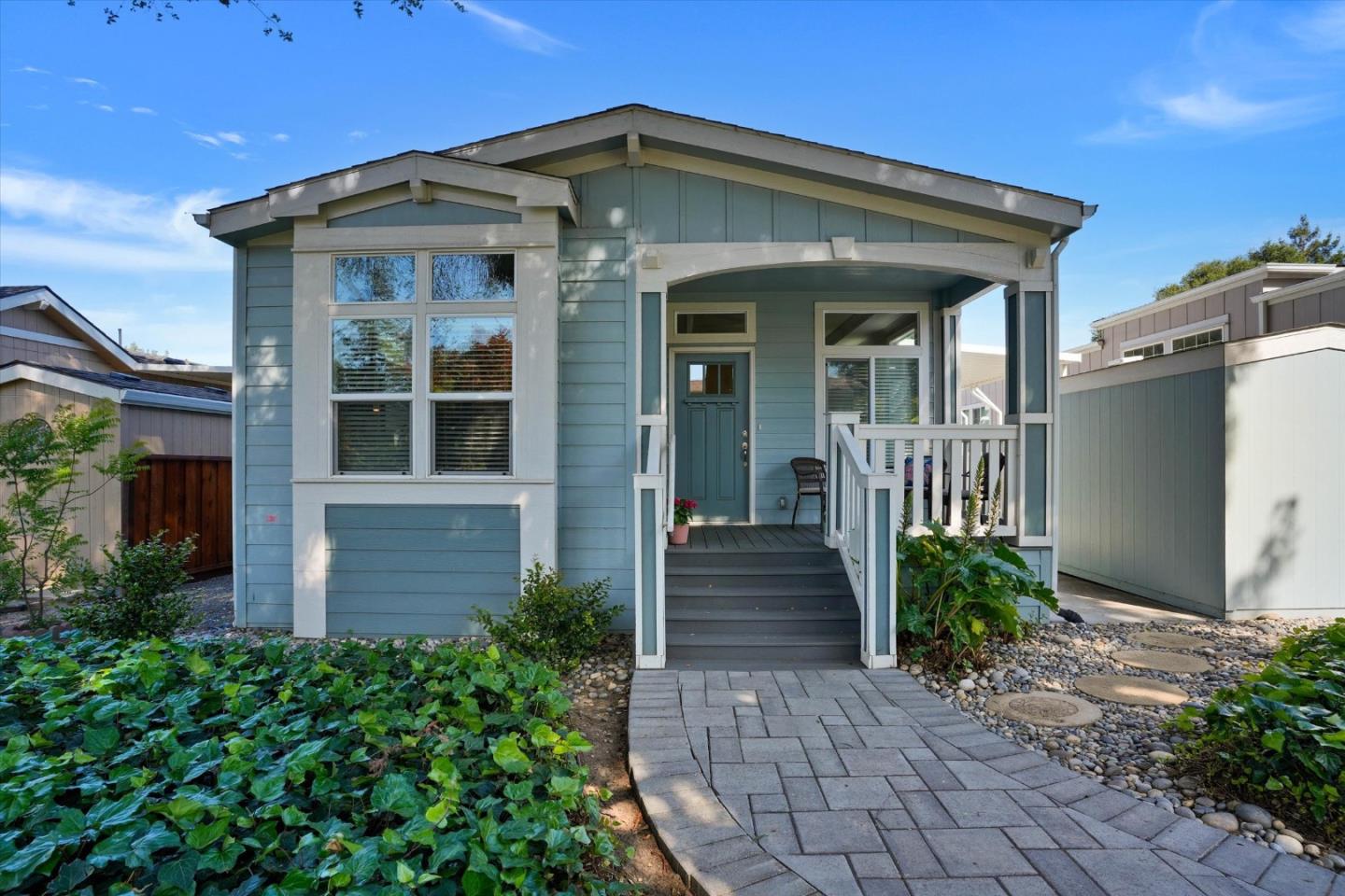 Front Image Thumbnail for ML82044841