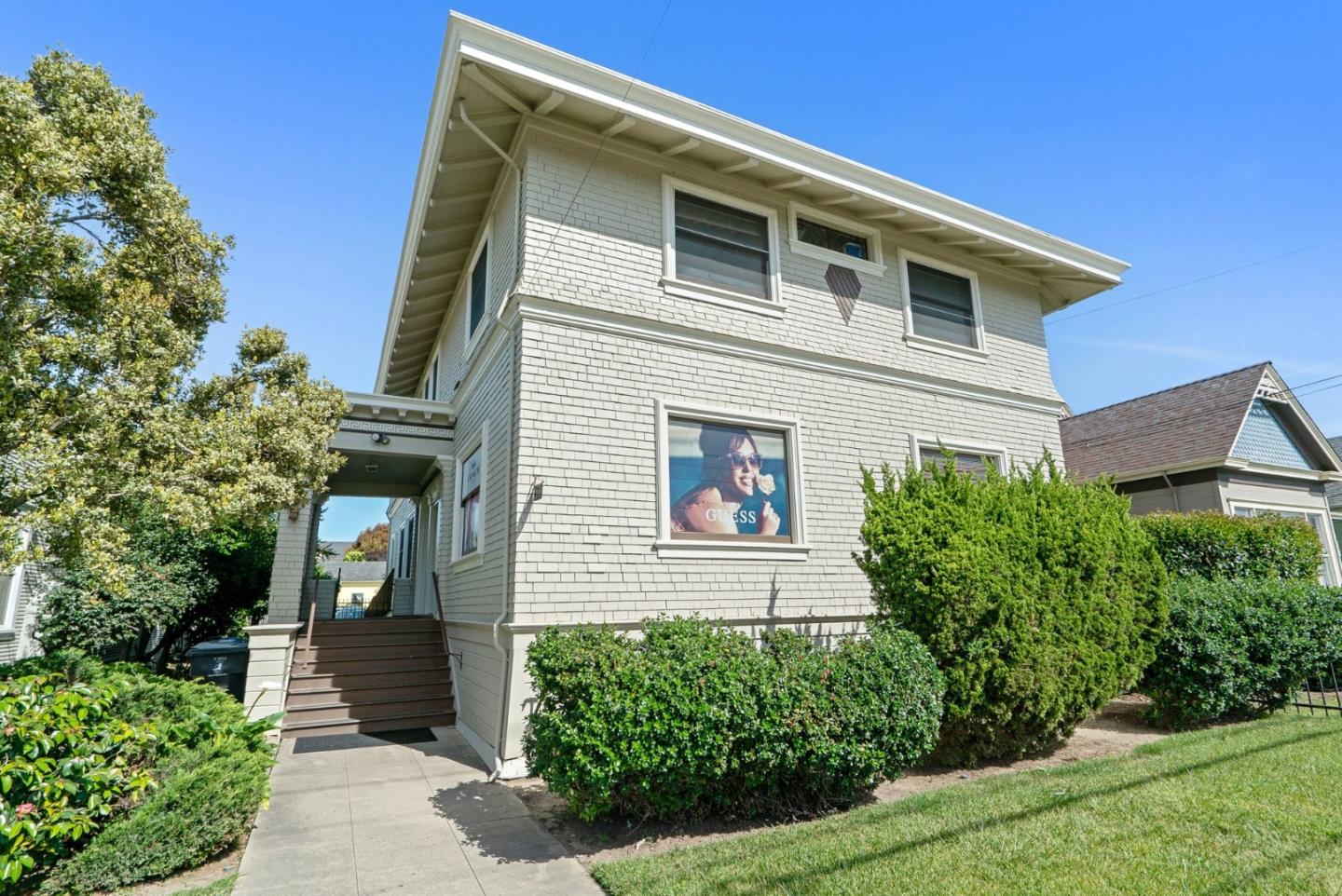 Front Image Thumbnail for ML82044911