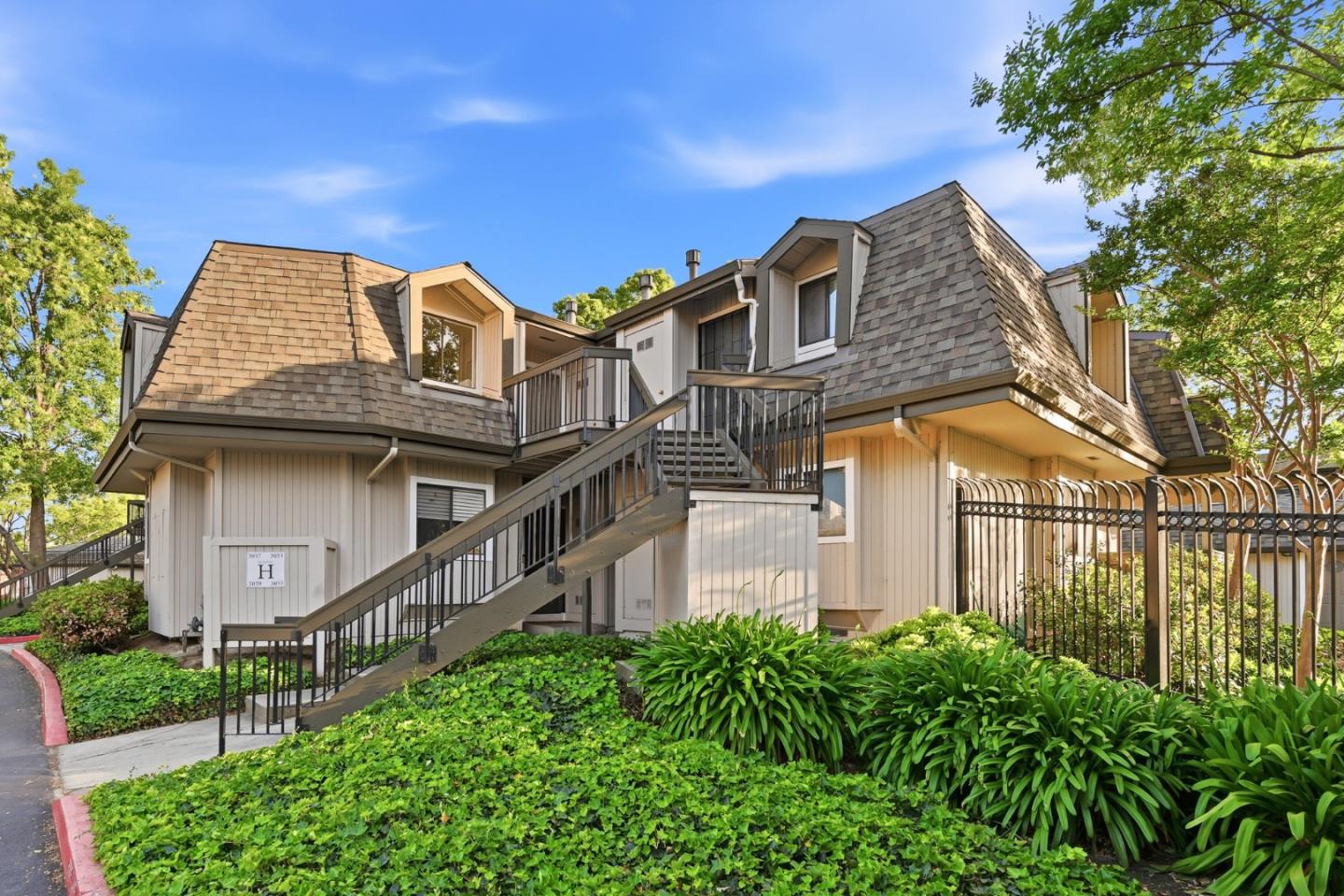 Front Image Thumbnail for ML82044917