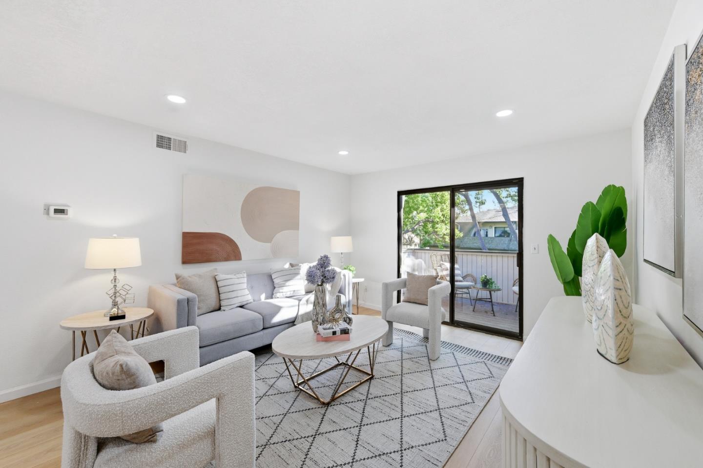 Photo #5: ML82044917 Listing: Photo #5