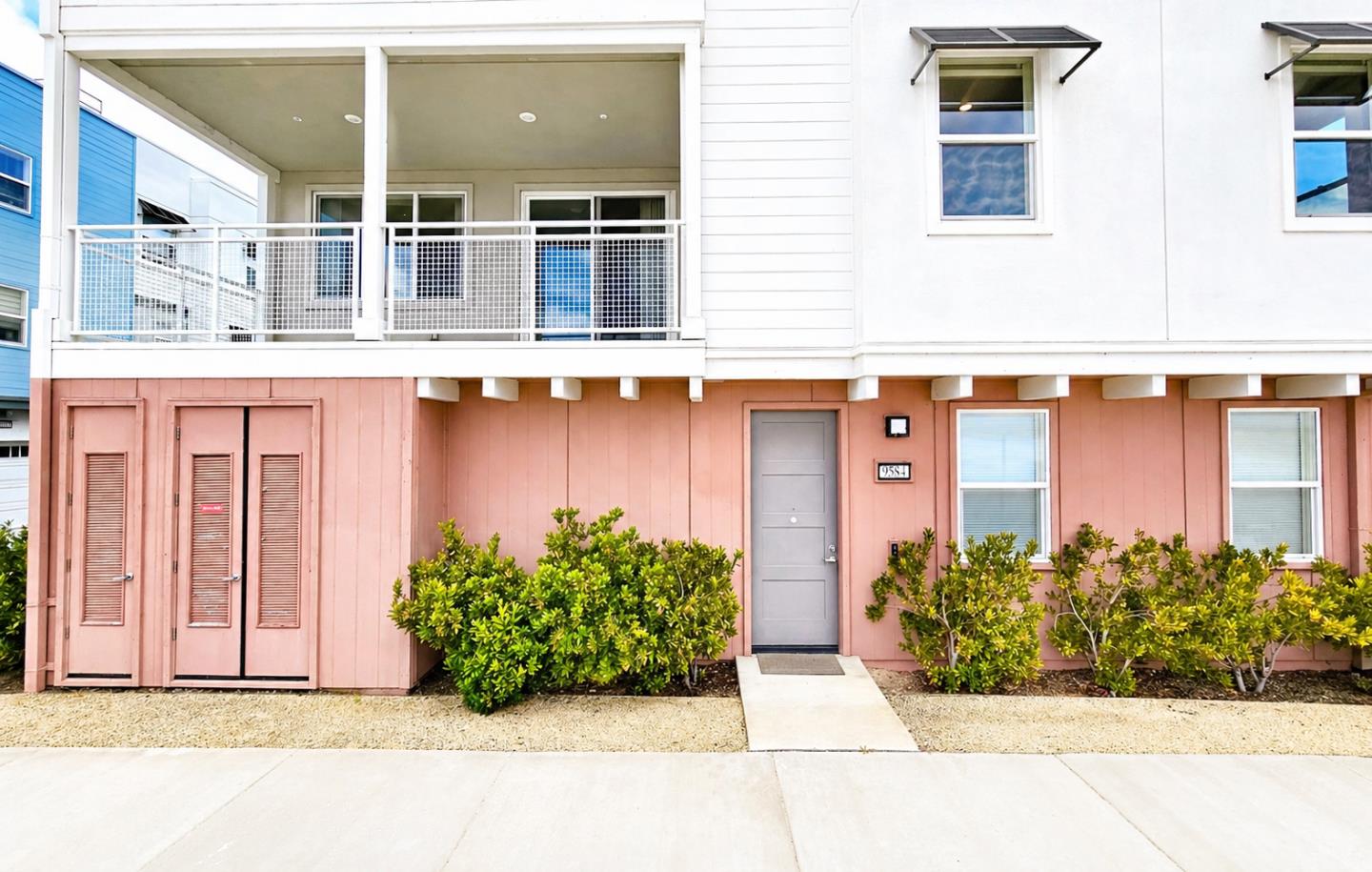 Front Image Thumbnail for ML82044947