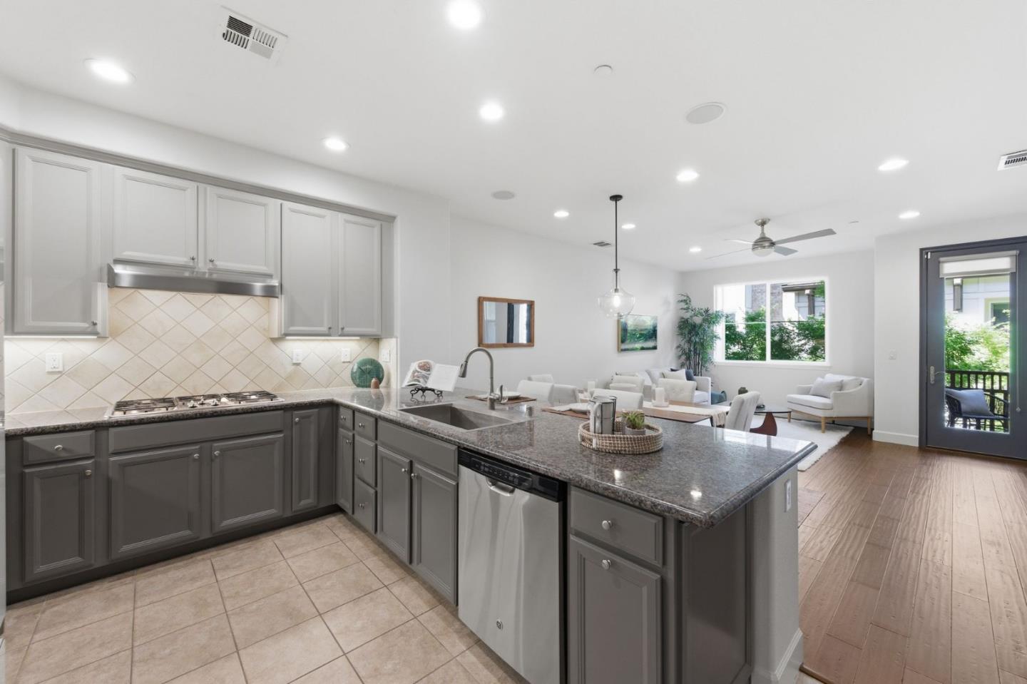 Photo #5: ML82044955 Listing: Photo #5