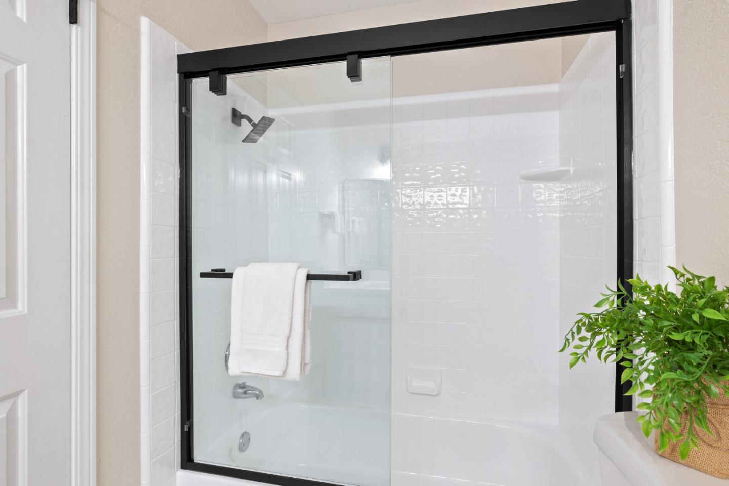 Photo #13: ML82045014 Listing: Photo #13