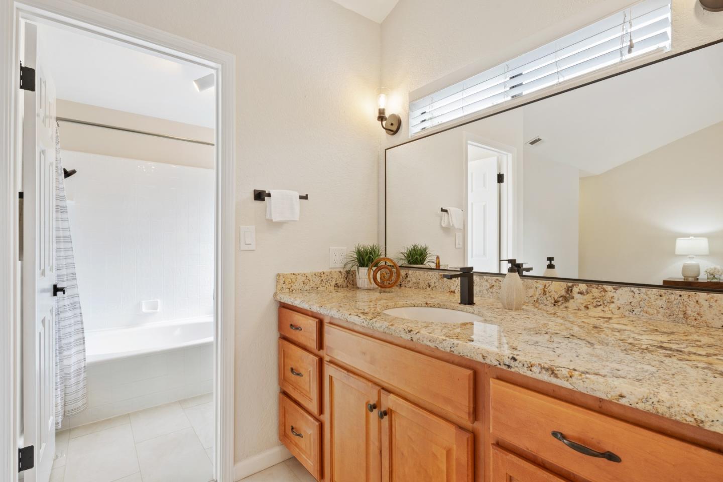 Photo #17: ML82045014 Listing: Photo #17