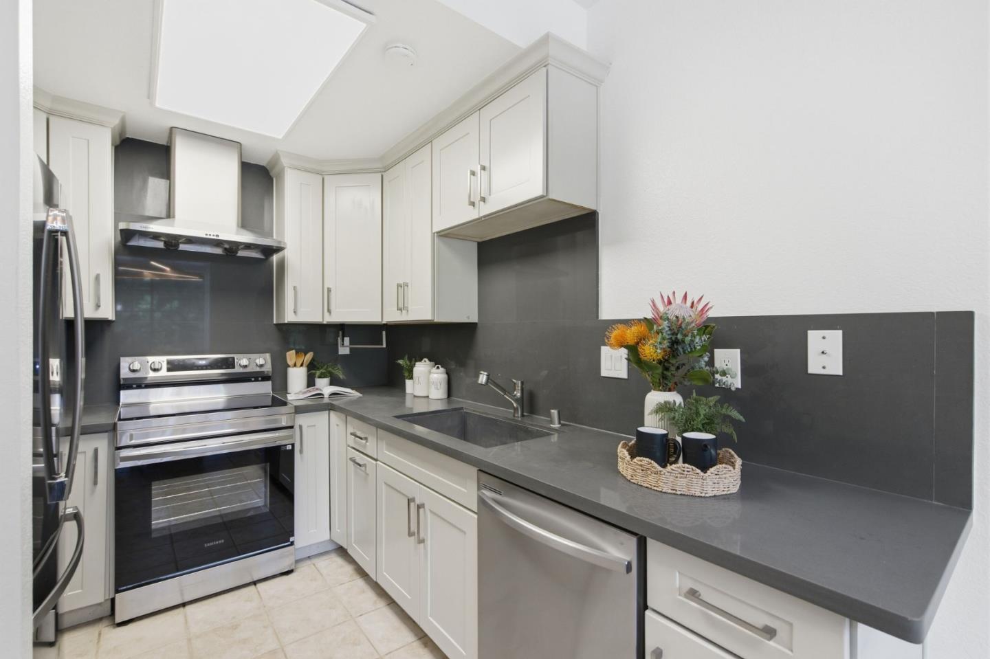 Photo #10: ML82045033 Listing: Photo #10