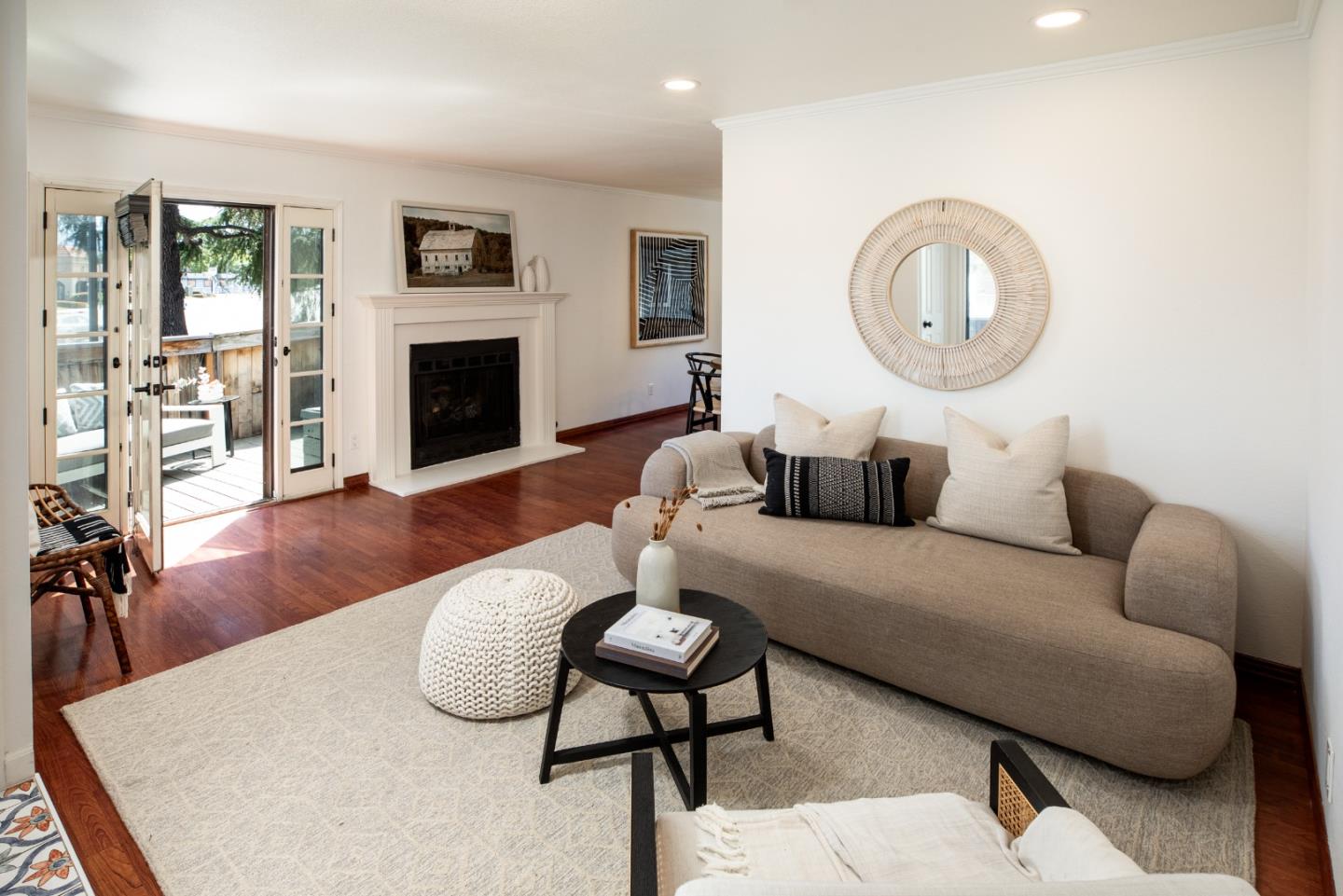 Front Image Thumbnail for ML82045036