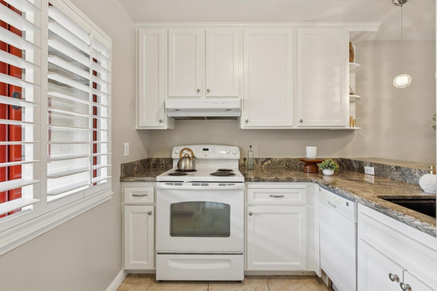 Photo #6: ML82045049 Listing: Photo #6