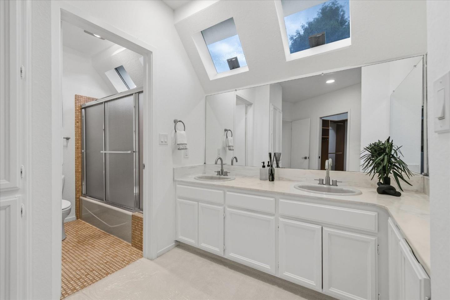 Photo #17: ML82045064 Listing: Photo #17