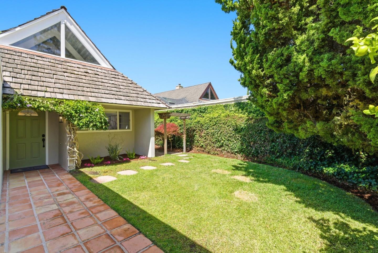 Front Image Thumbnail for ML82045065