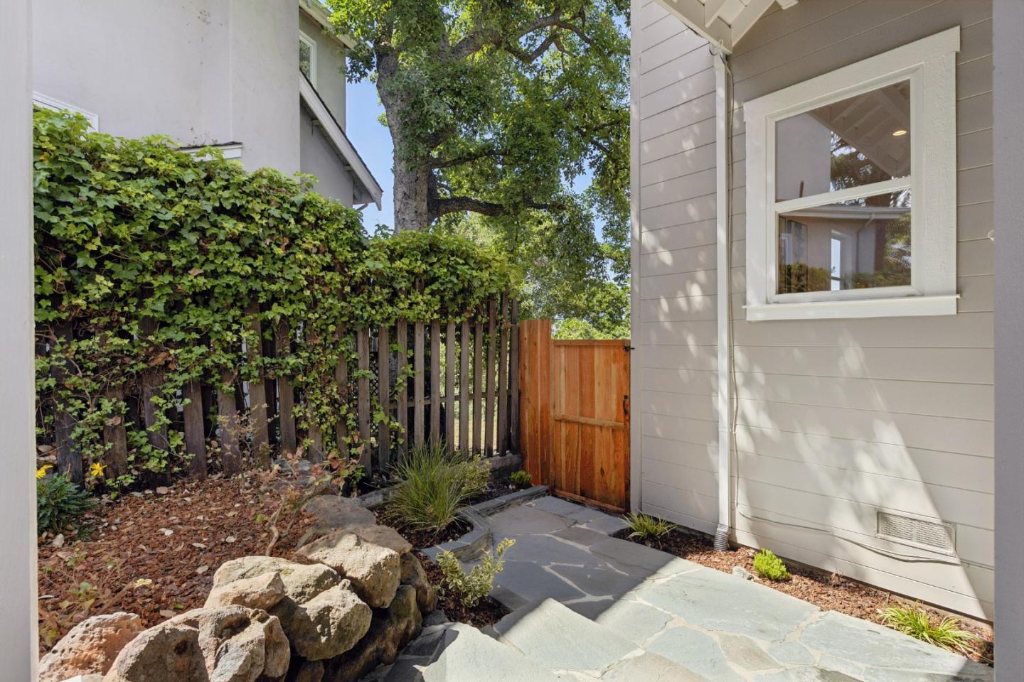 853 Vista Drive, Redwood City, CA, 94062