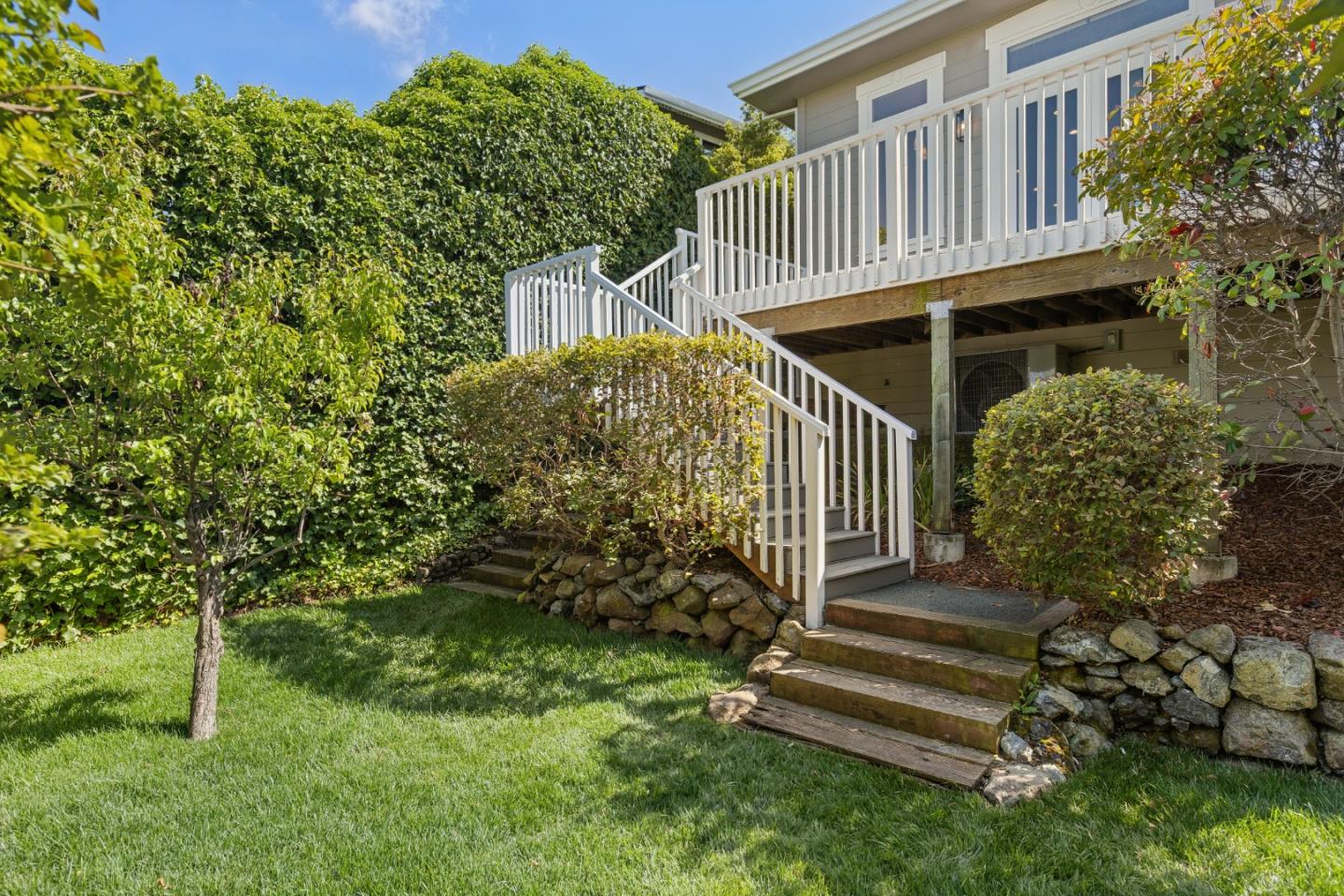 853 Vista Drive, Redwood City, CA, 94062