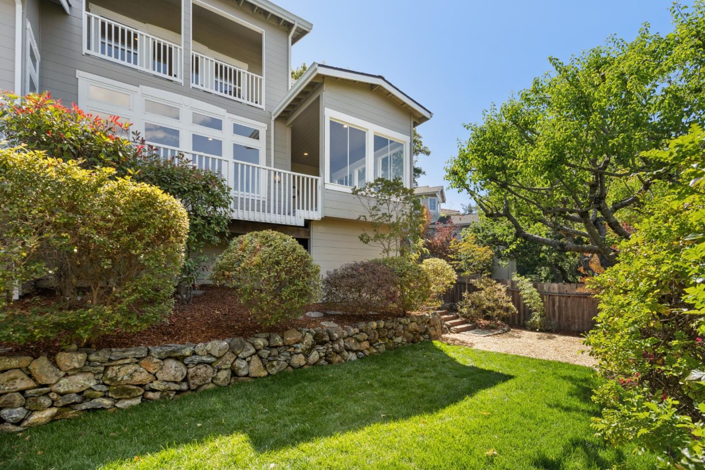 853 Vista Drive, Redwood City, CA, 94062