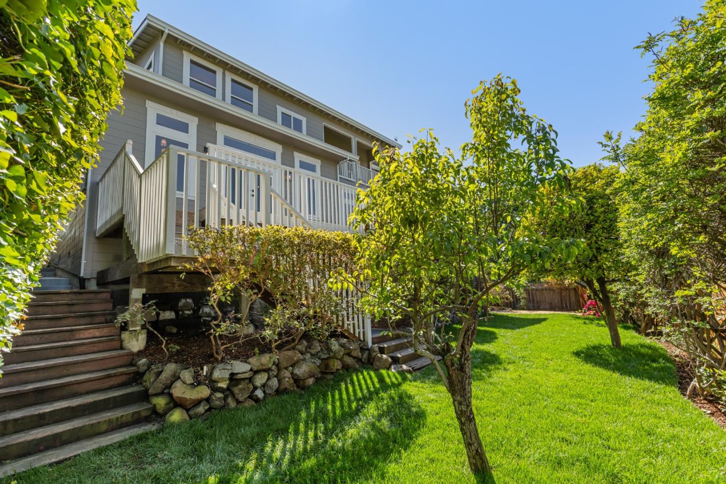 853 Vista Drive, Redwood City, CA, 94062