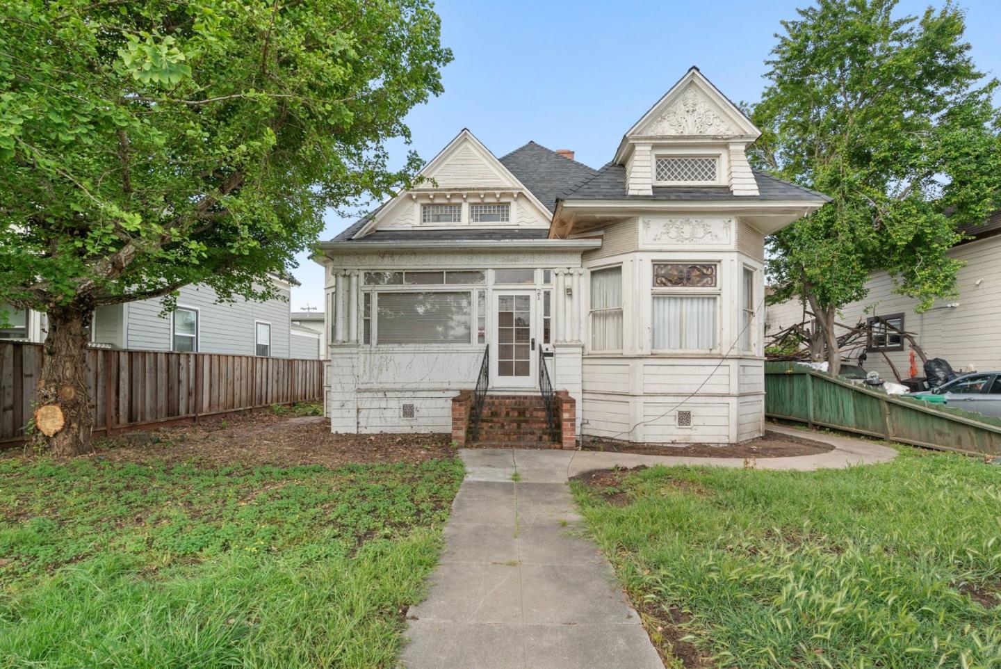 Front Image Thumbnail for ML82045105