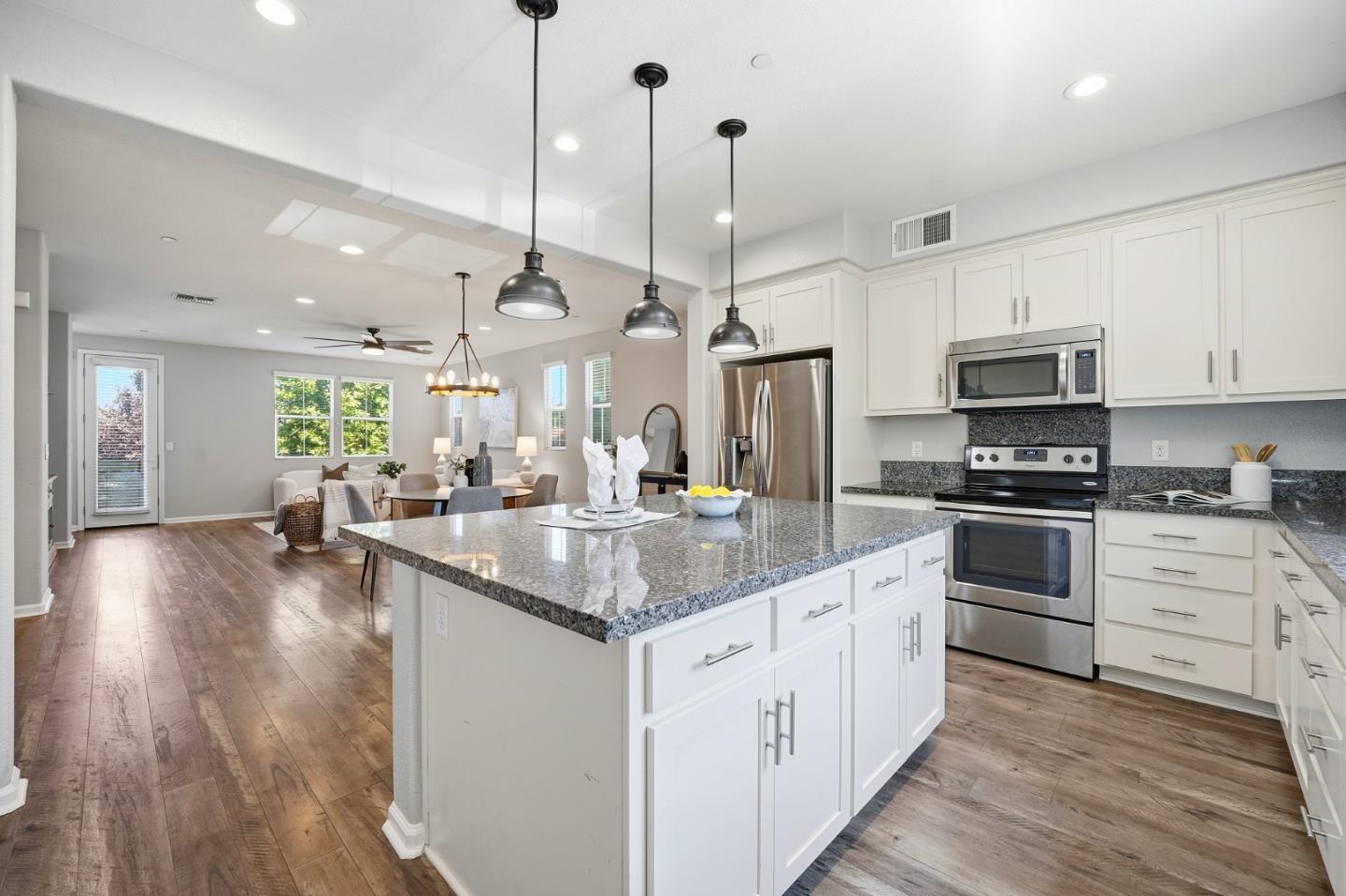 Photo #11: ML82045115 Listing: Photo #11