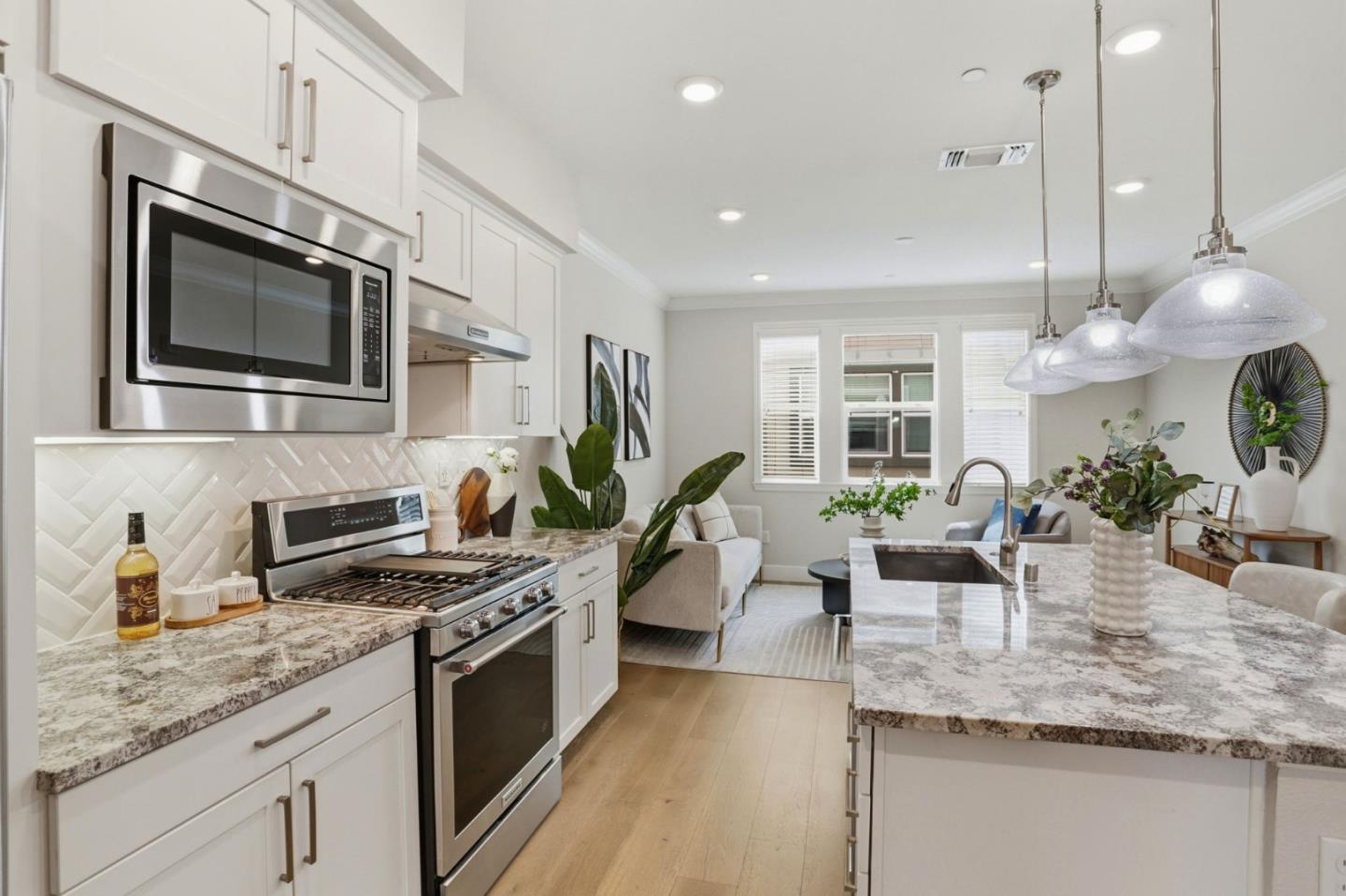 Photo #6: ML82045130 Listing: Photo #6