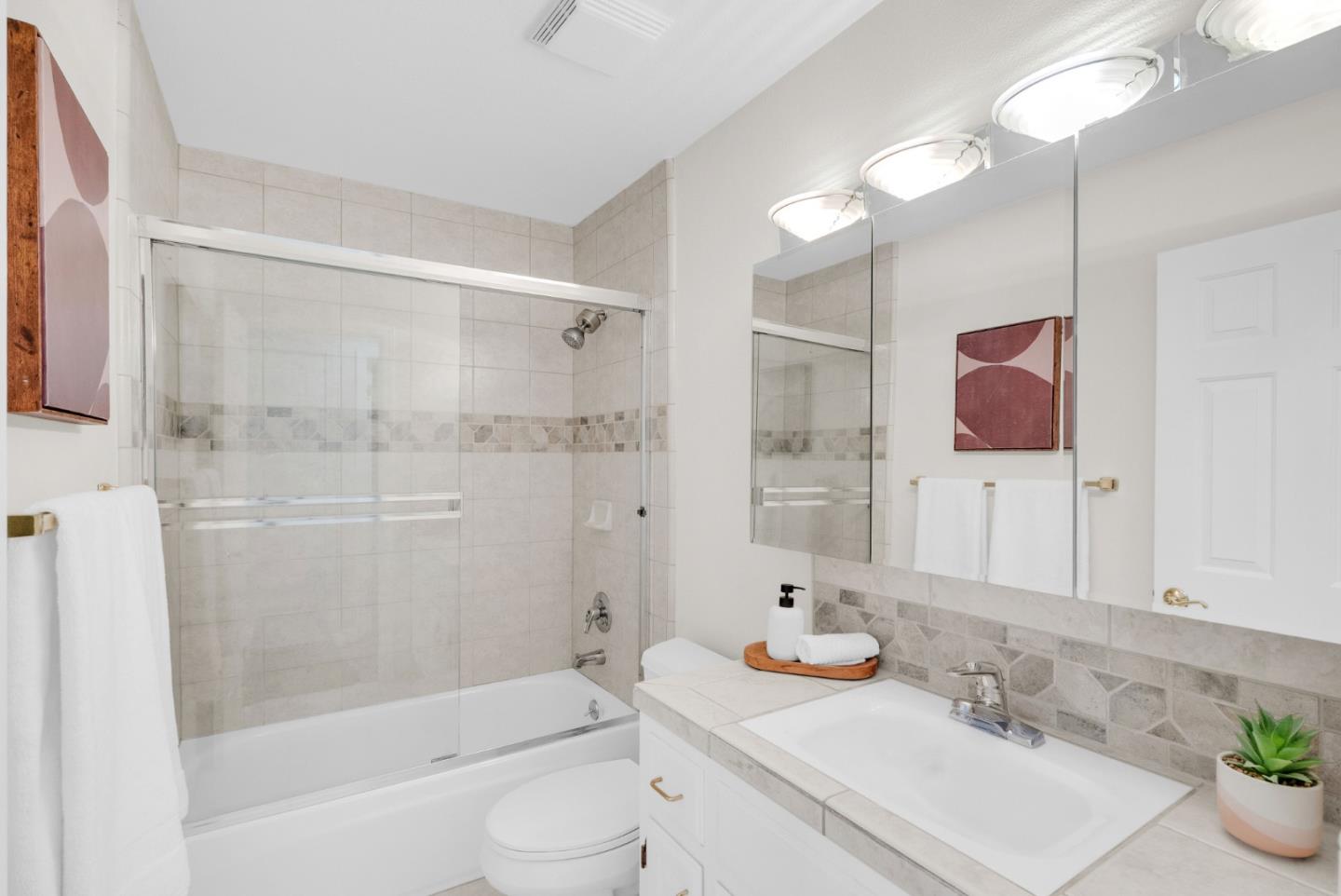 Photo #14: ML82045180 Listing: Photo #14