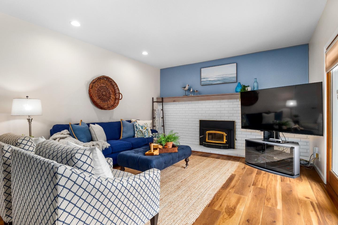 200 Magellan Street, Capitola, CA, 95010
