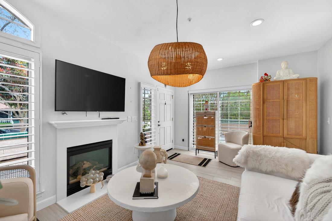 Photo #4: ML82045237 Listing: Photo #4