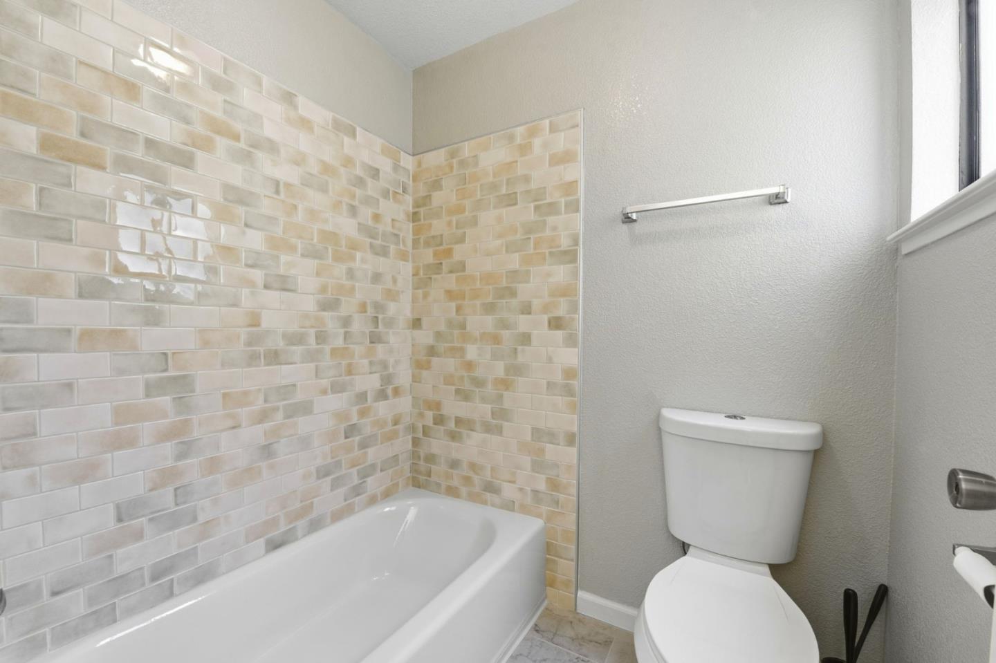 Photo #11: ML82045287 Listing: Photo #11