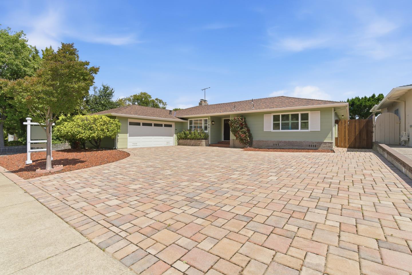 Front Image Thumbnail for ML82045325