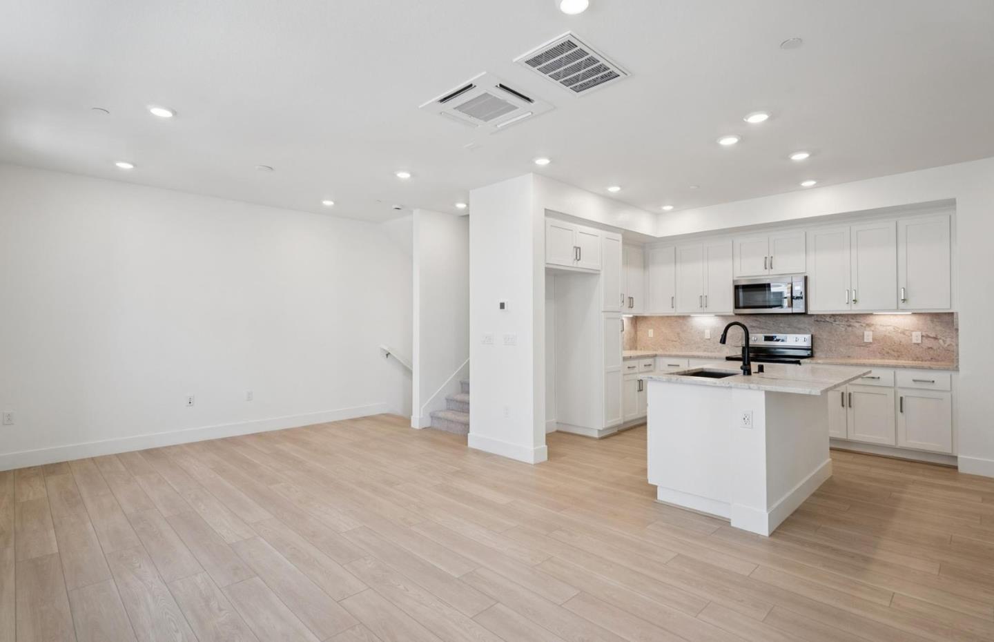 Photo #17: ML82045326 Listing: Photo #17