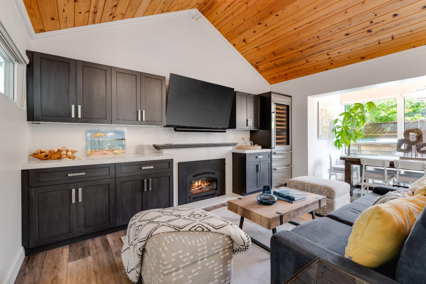 129 Santa Cruz Avenue, Aptos, CA, 95003