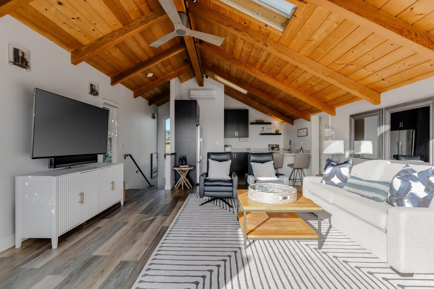 129 Santa Cruz Avenue, Aptos, CA, 95003