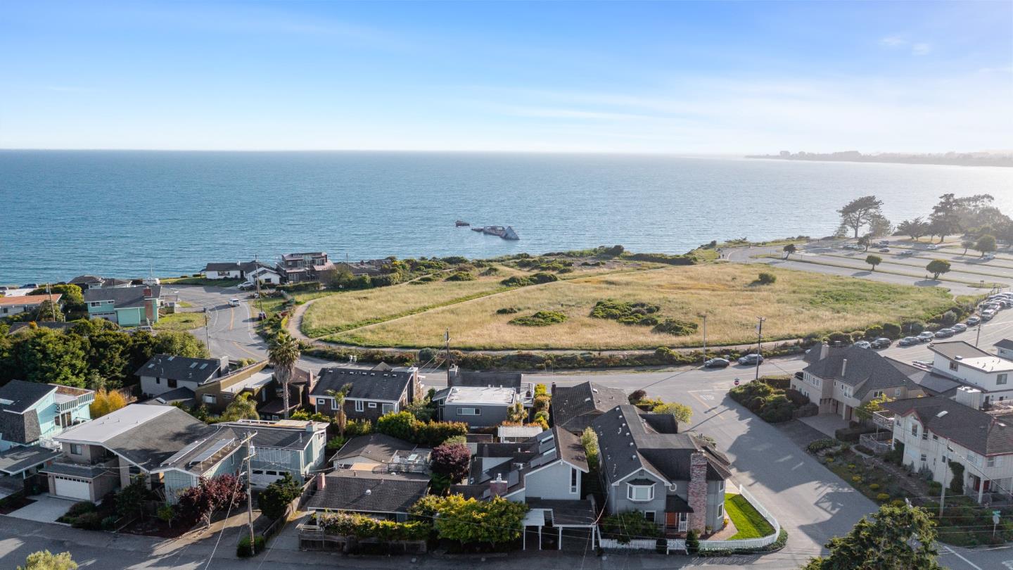 129 Santa Cruz Avenue, Aptos, CA, 95003