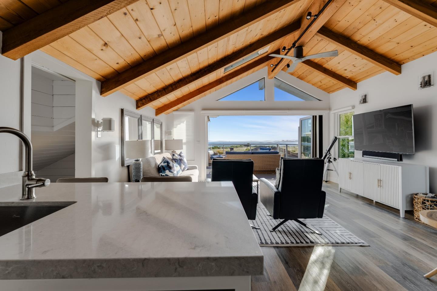129 Santa Cruz Avenue, Aptos, CA, 95003