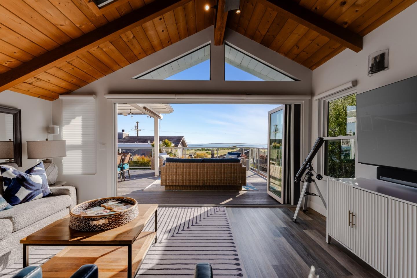 129 Santa Cruz Avenue, Aptos, CA, 95003