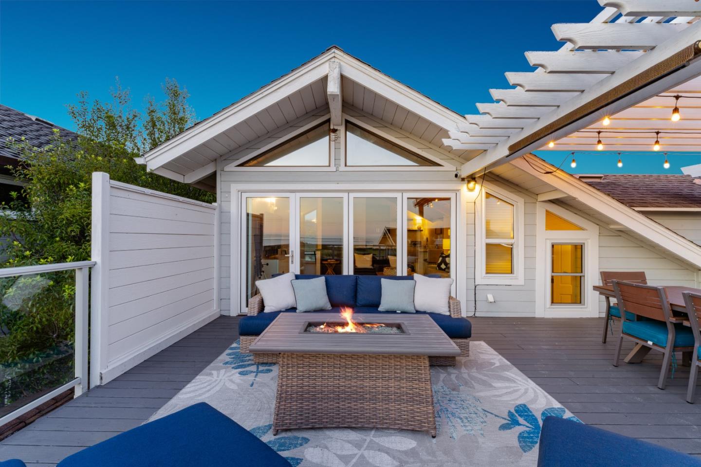 129 Santa Cruz Avenue, Aptos, CA, 95003