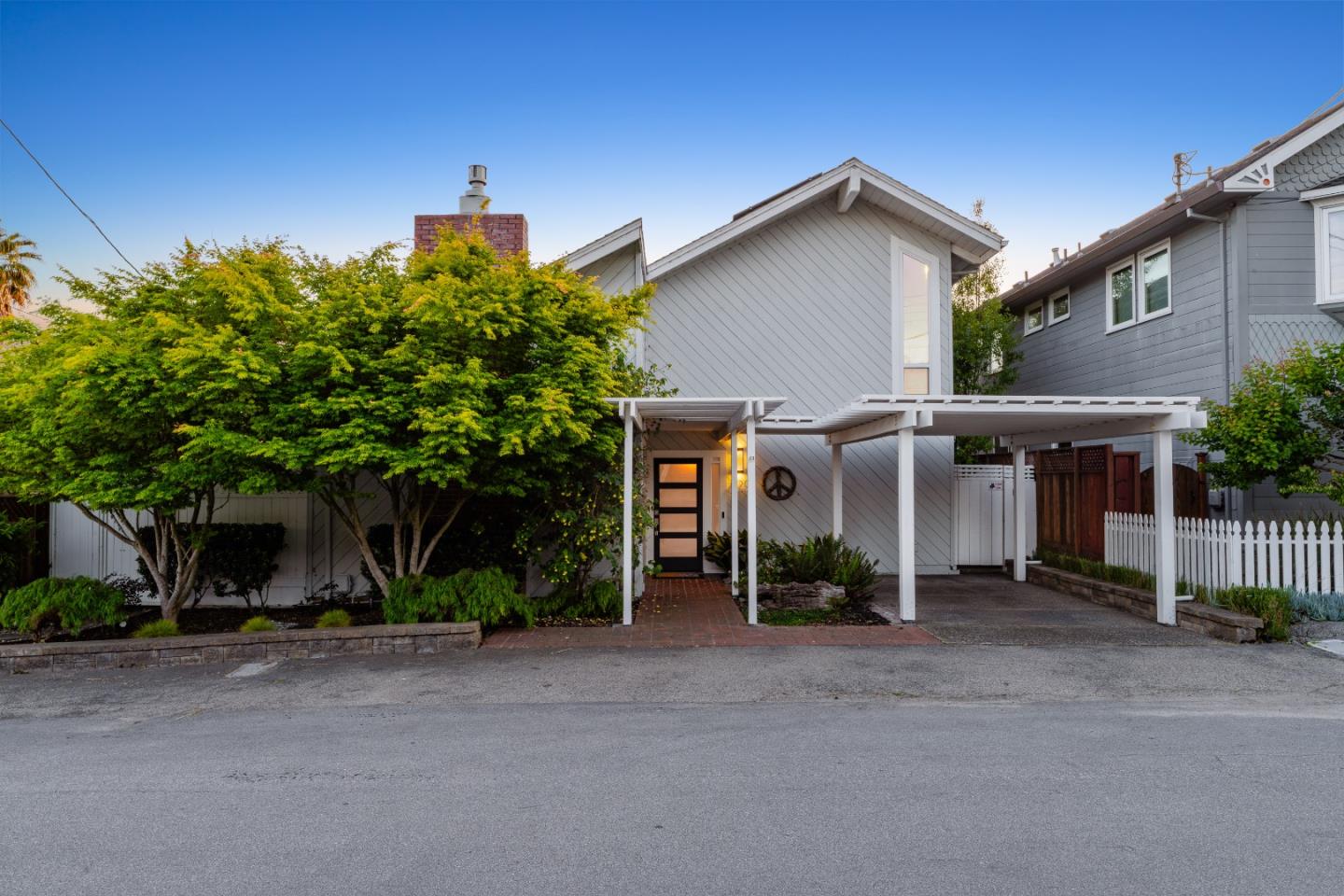 129 Santa Cruz Avenue, Aptos, CA, 95003