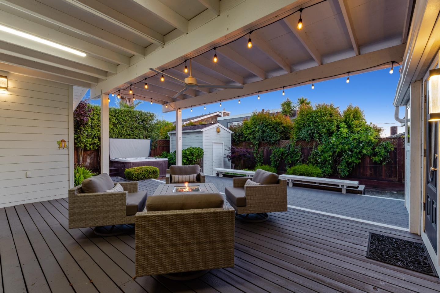 129 Santa Cruz Avenue, Aptos, CA, 95003