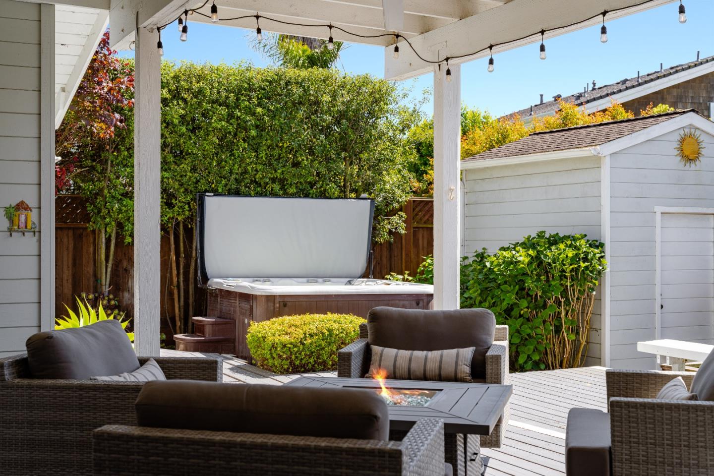129 Santa Cruz Avenue, Aptos, CA, 95003