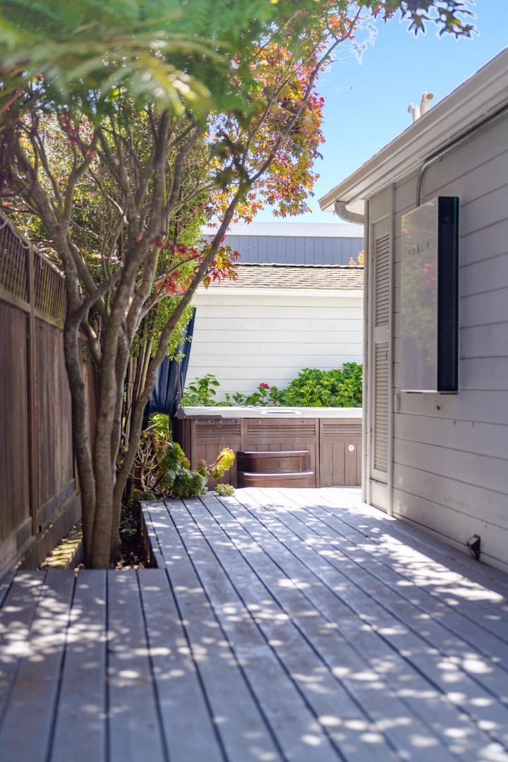 129 Santa Cruz Avenue, Aptos, CA, 95003