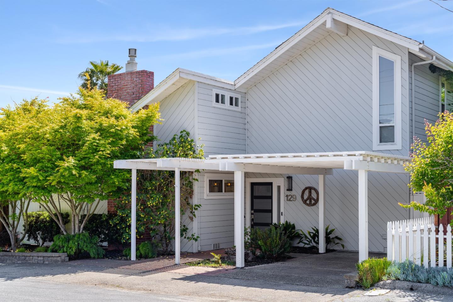 129 Santa Cruz Avenue, Aptos, CA, 95003