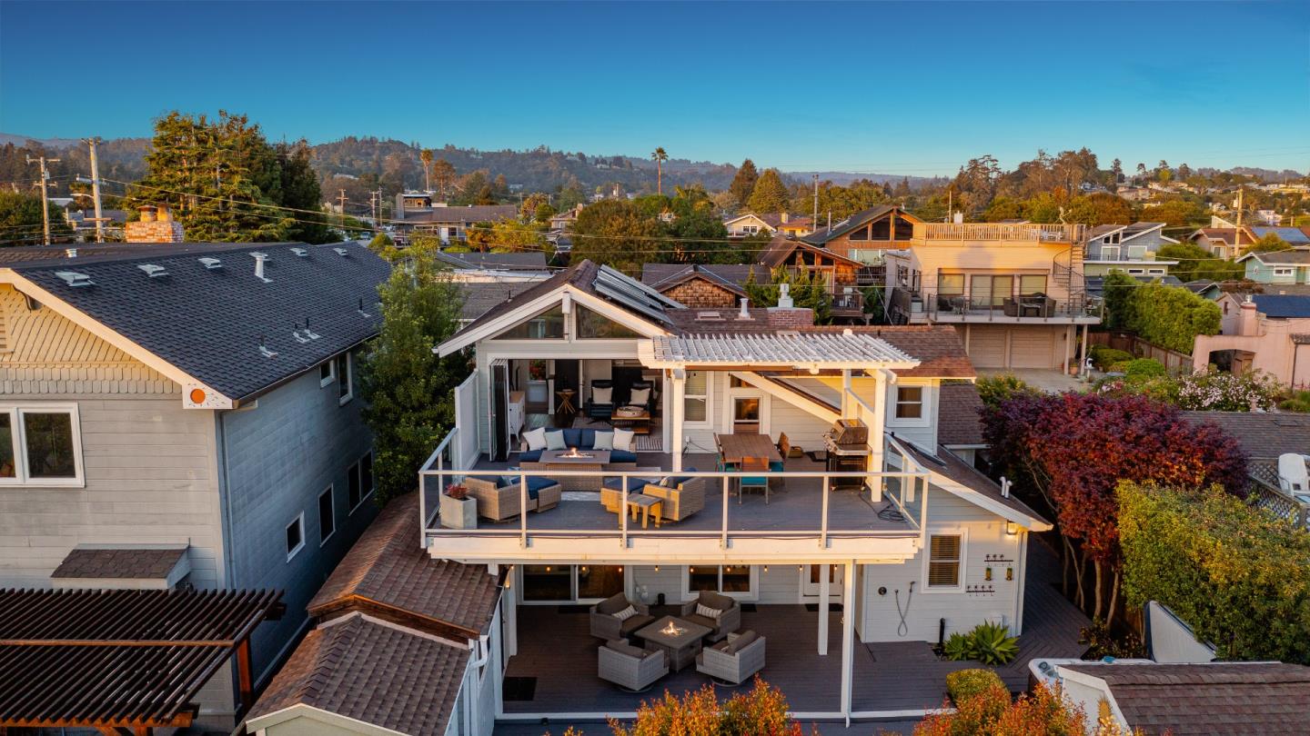 129 Santa Cruz Avenue, Aptos, CA, 95003